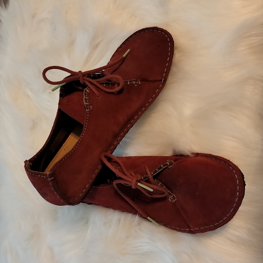 Clark's originals 8 1/2M in red